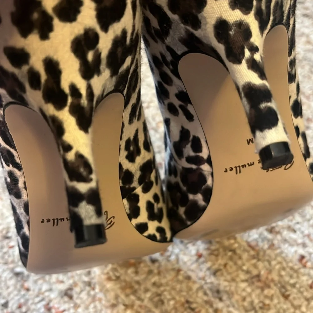 Bettye Muller Leopard Bow Heels Size 8